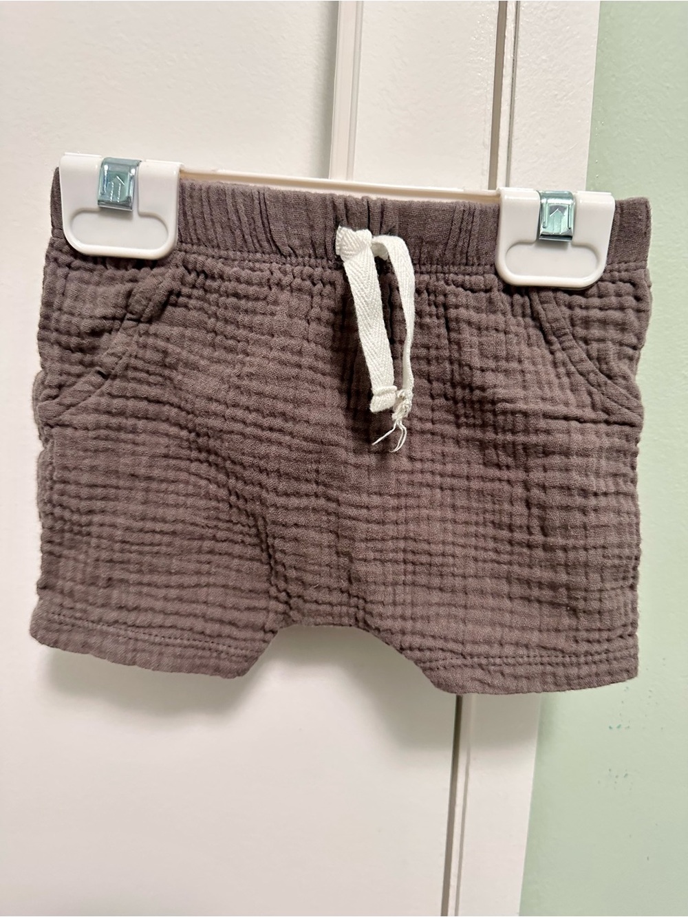 Modern Moments by Gerber Taupe Muslin Shorts size 3-6 month